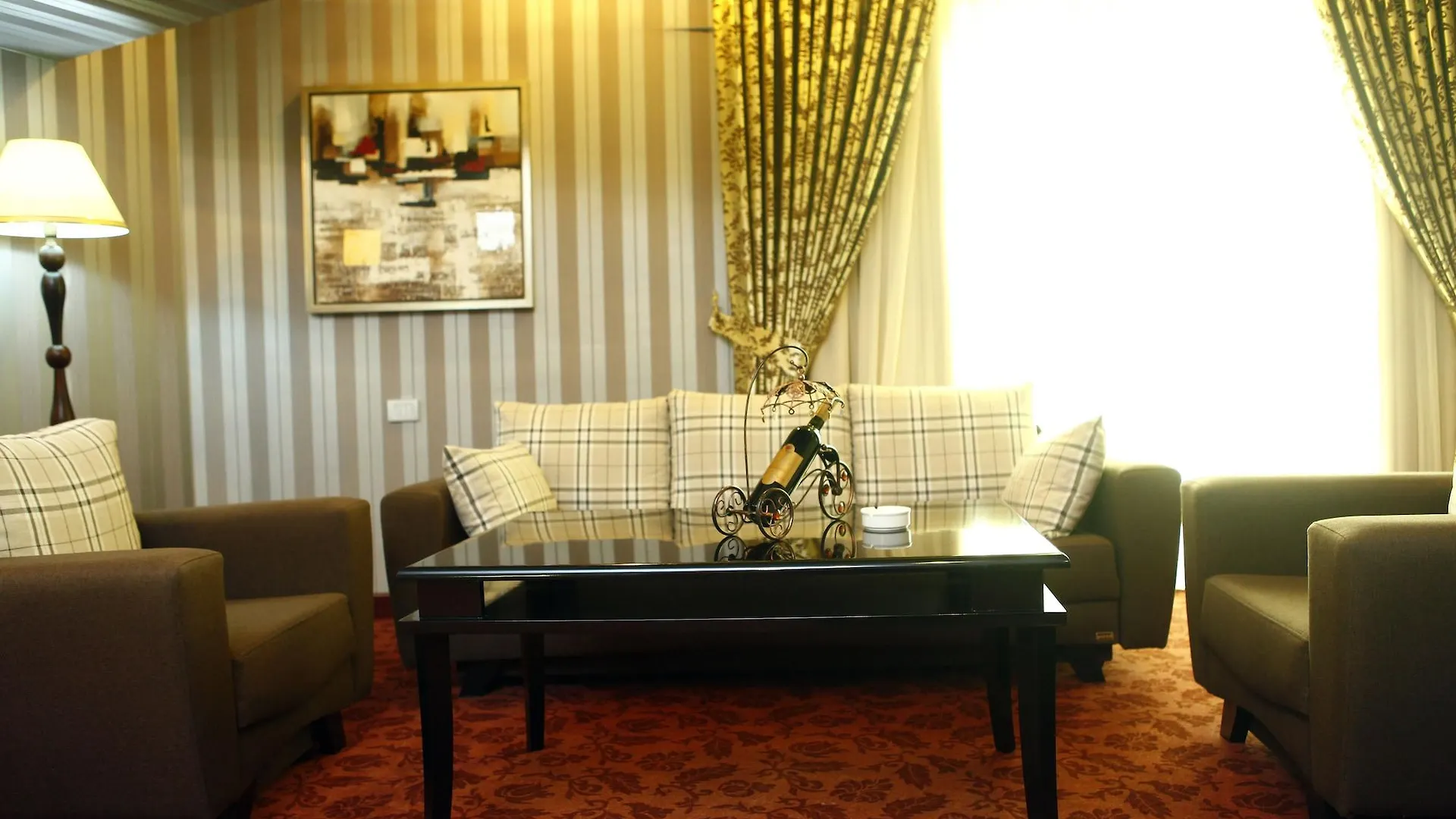 Modern Hotel Bakü